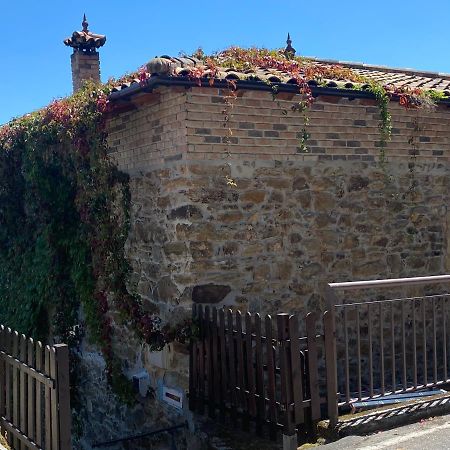 شقة La Casa Del Farero San Esteban de Pravia المظهر الخارجي الصورة